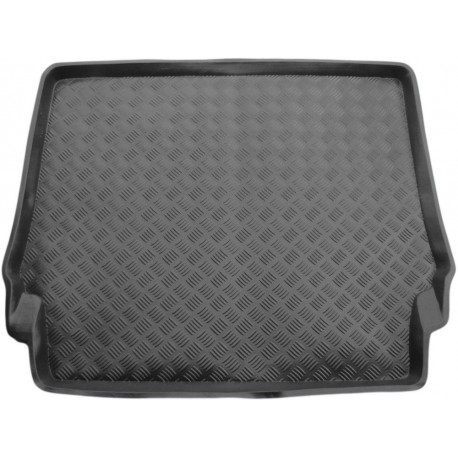Mercedes W124 boot protector