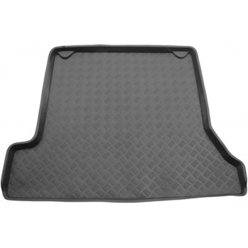 Opel Monterey boot protector