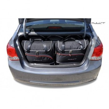 Tailored suitcase kit for Chevrolet Cruze Limousine