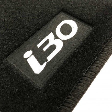 Hyundai i30 5 doors (2007 - 2012) tailored logo car mats