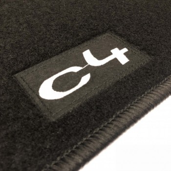 Custom-made Citroen C4-X floor mats with embroidered logo