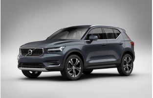 Tailored suitcase kit for Volvo XC40